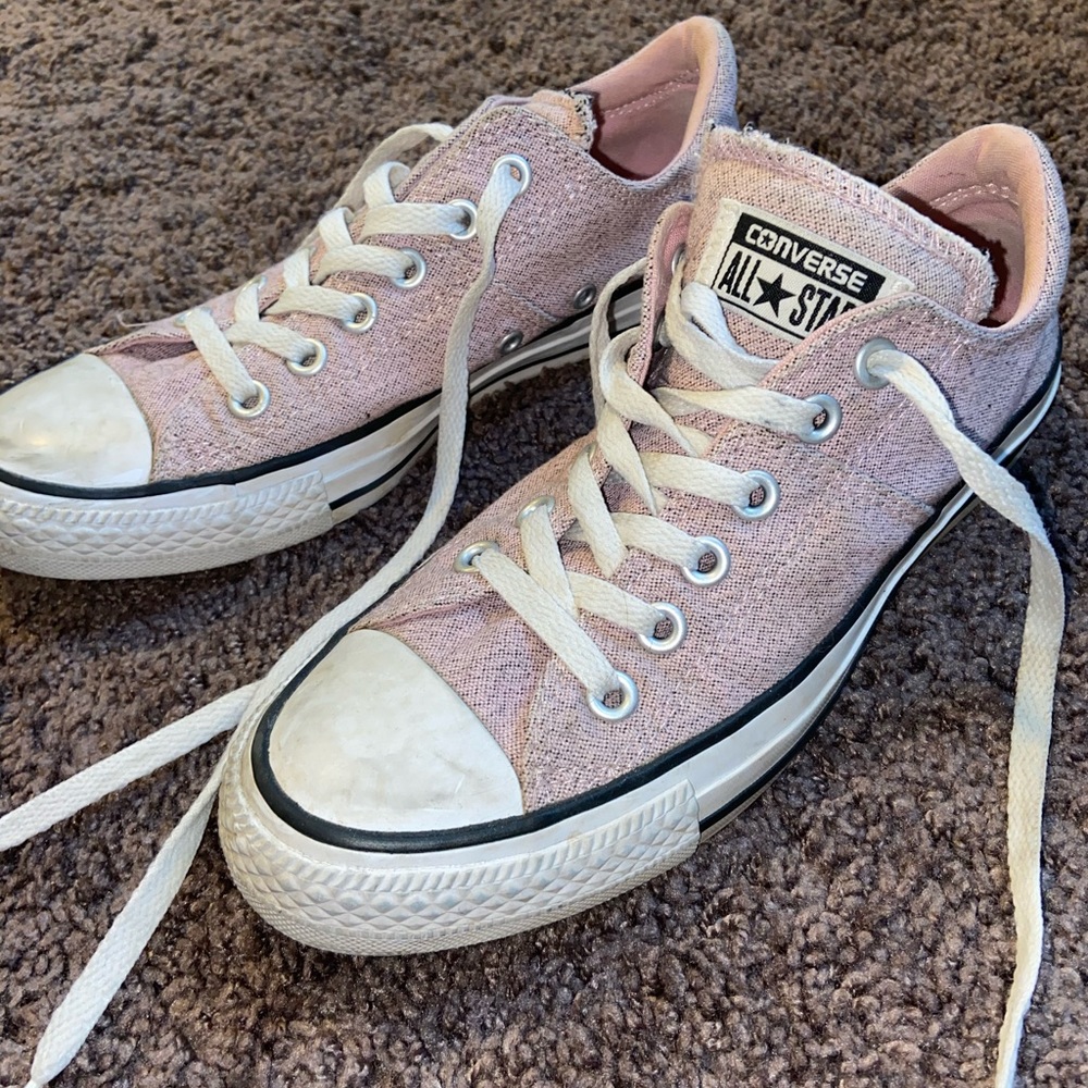 Light pink converse 7.5